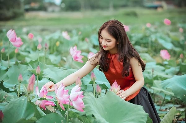 女人主动叫男人哥，背后有3种暗示，男人要懂